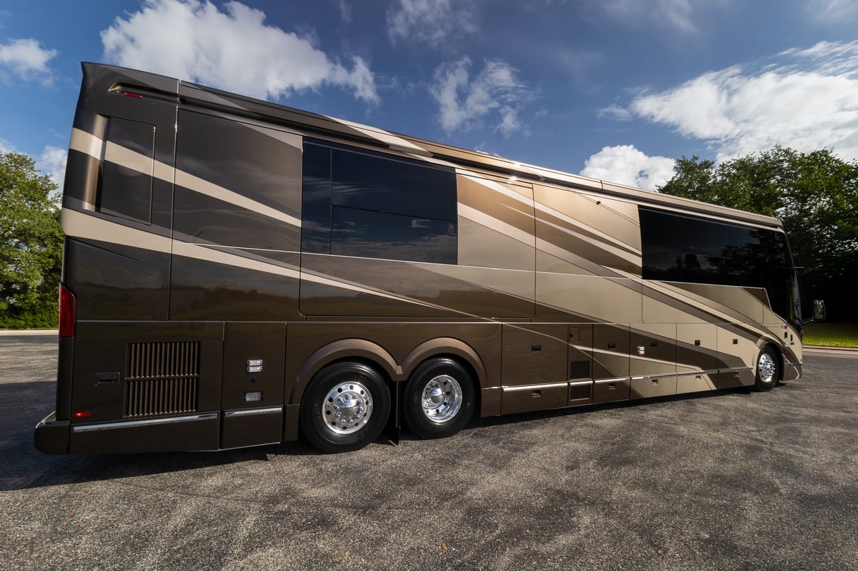 2027 Prevost Loki H3 45 gallery image-4