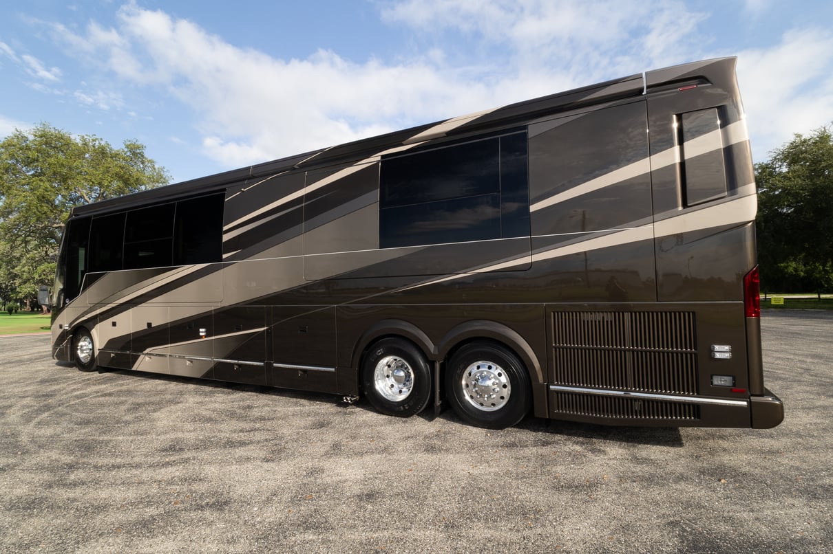 2027 Prevost Loki H3 45 gallery image-8
