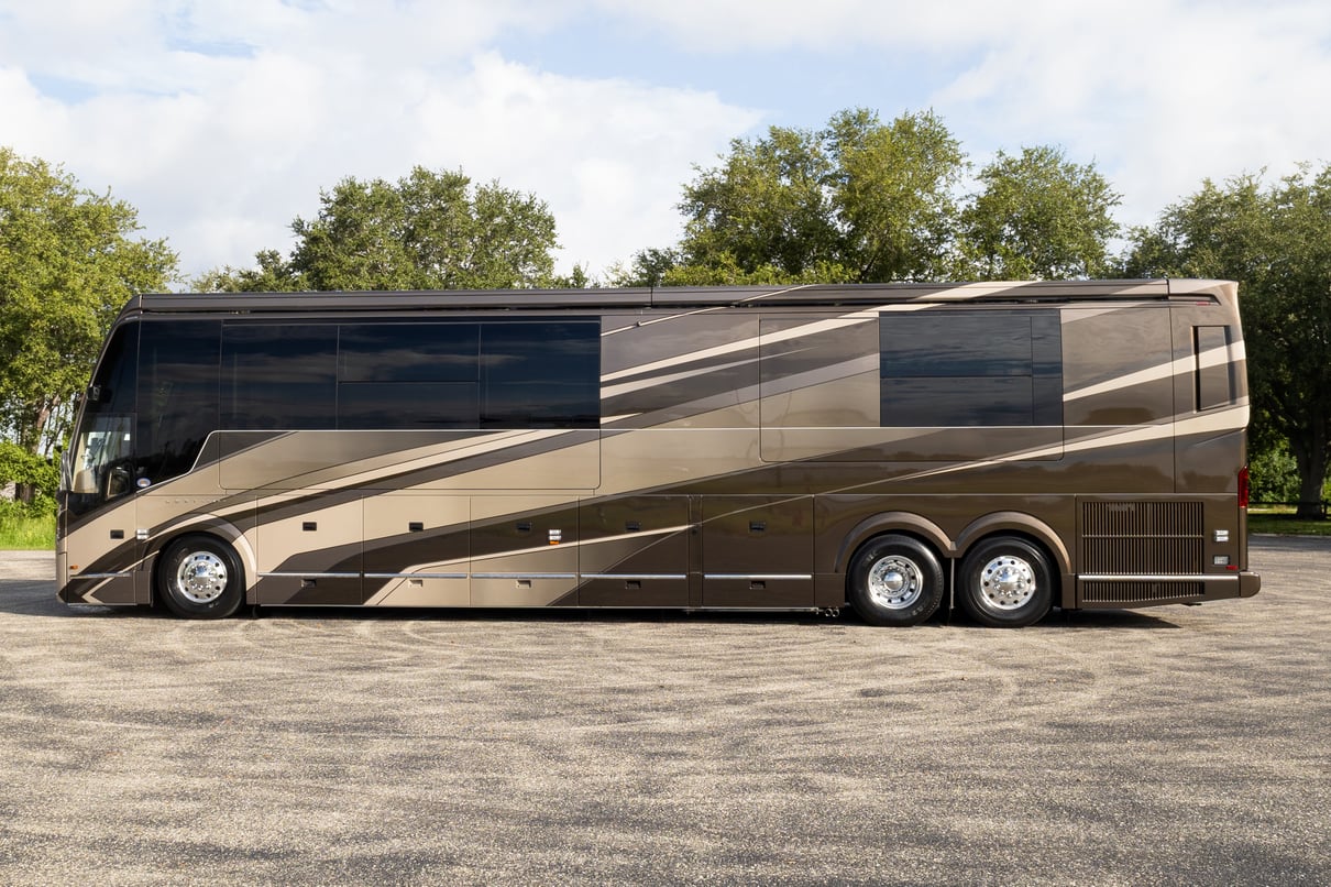 2027 Prevost Loki H3 45 gallery image-9