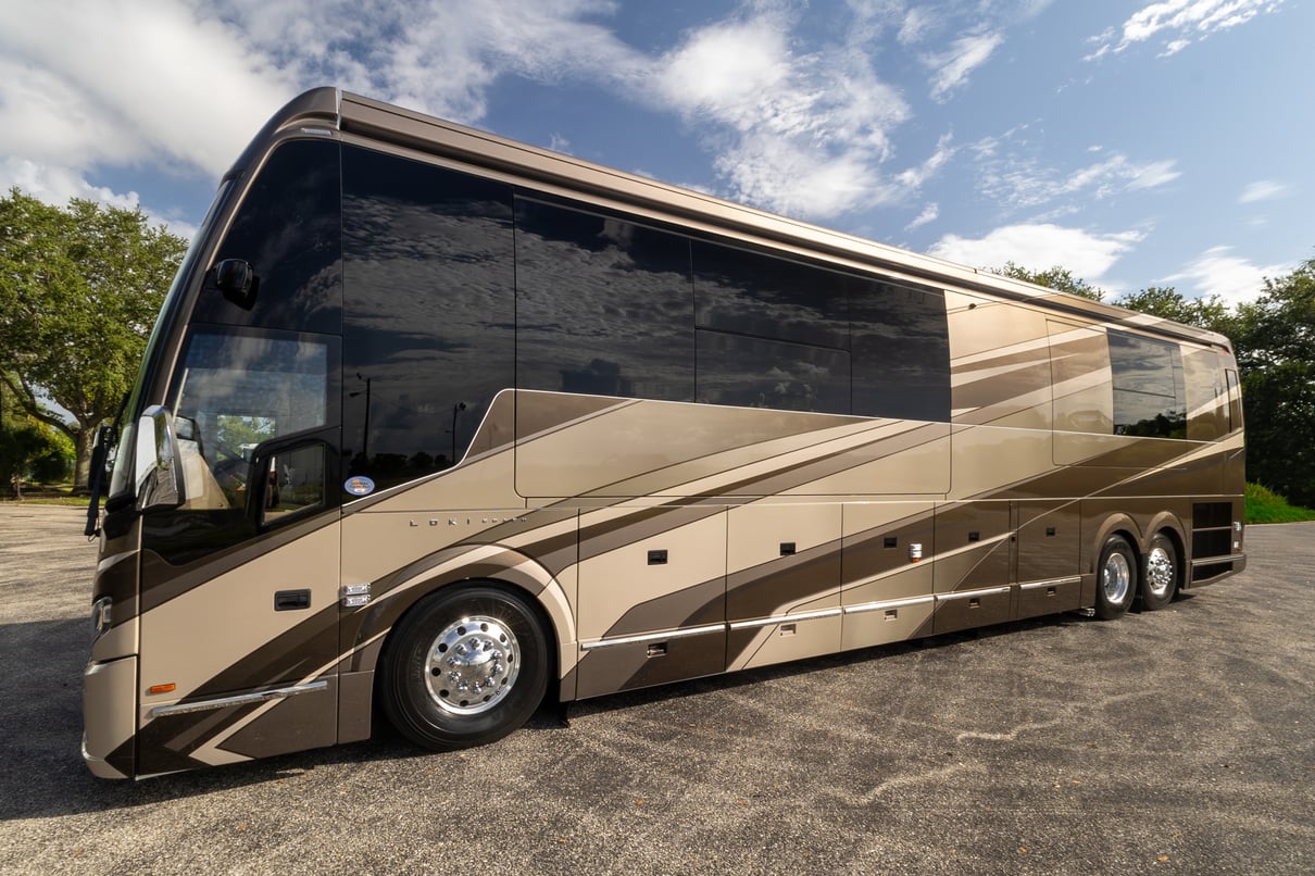 2027 Prevost Loki H3 45 gallery image-10