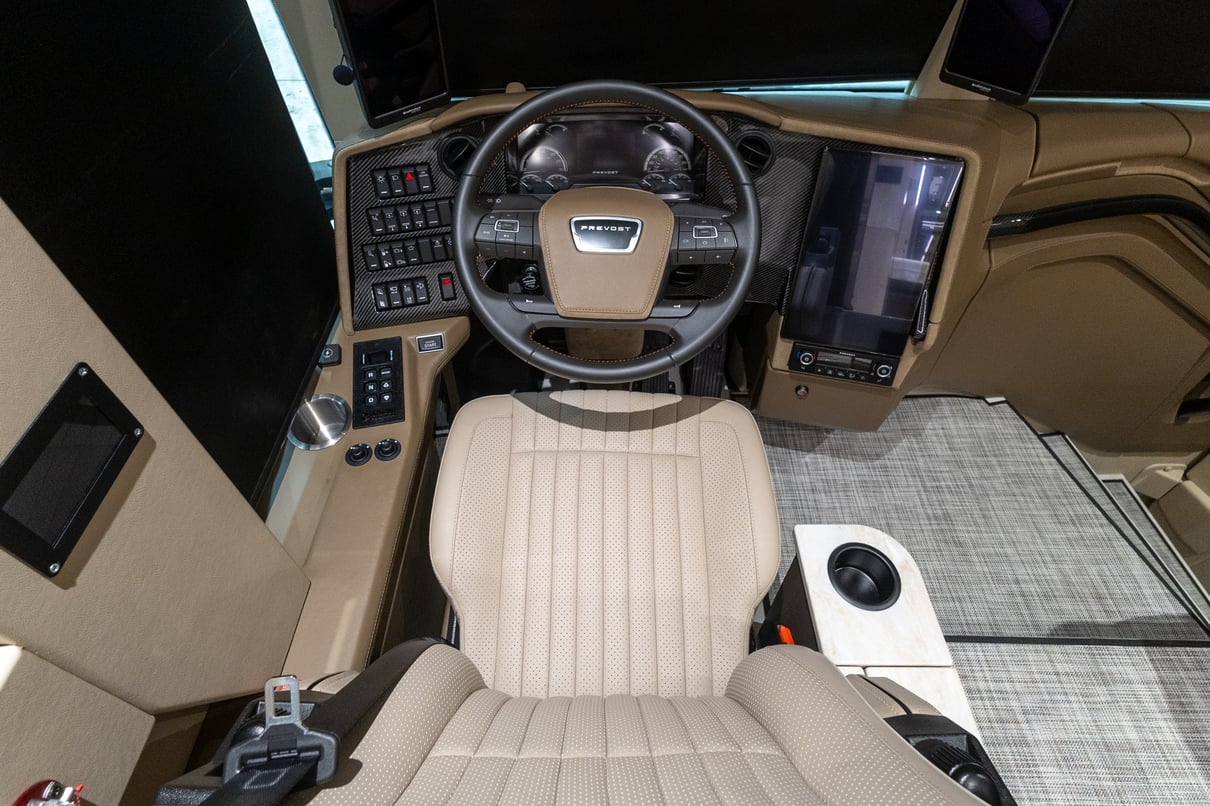 2027 Prevost Loki H3 45 gallery image-14