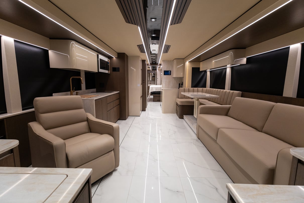 2027 Prevost Loki H3 45 gallery image-15