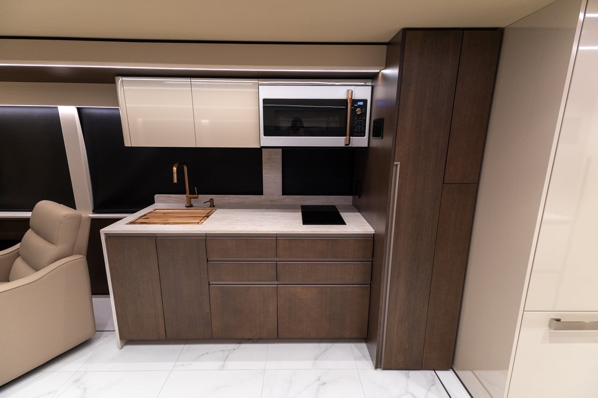 2027 Prevost Loki H3 45 gallery image-20