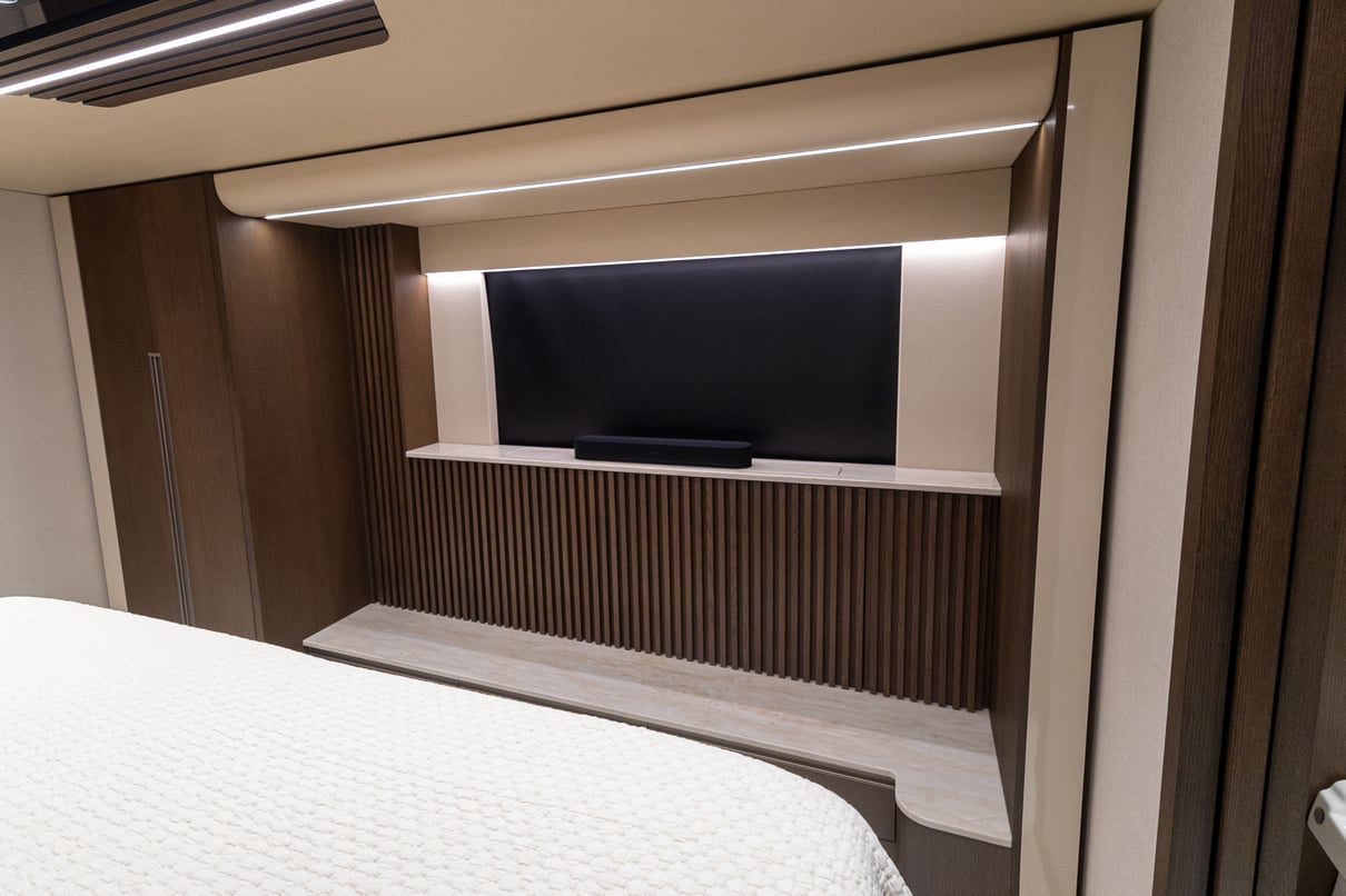 2027 Prevost Loki H3 45 gallery image-28