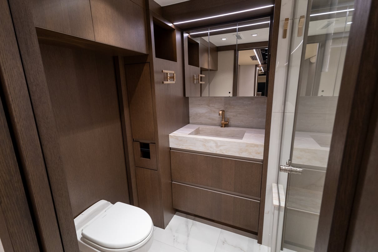 2027 Prevost Loki H3 45 gallery image-29