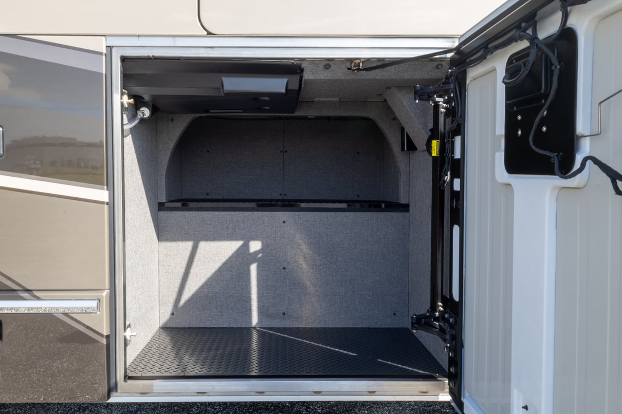 2027 Prevost Loki H3 45 gallery image-38