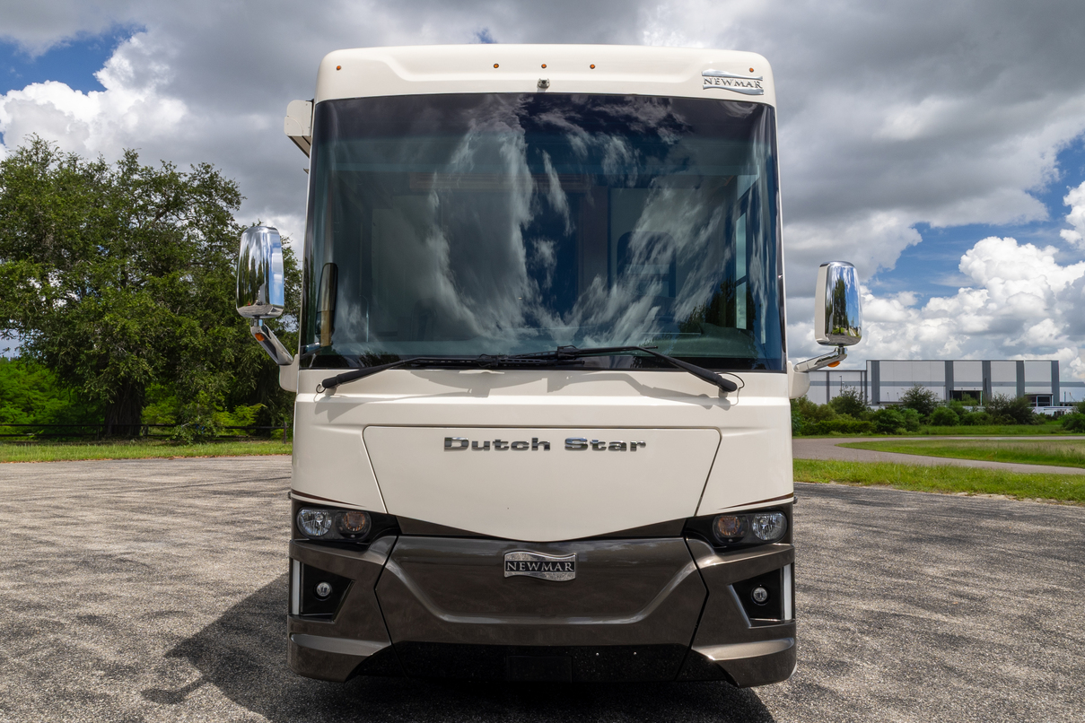 2021 Newmar Dutch Star 4369 gallery image-12