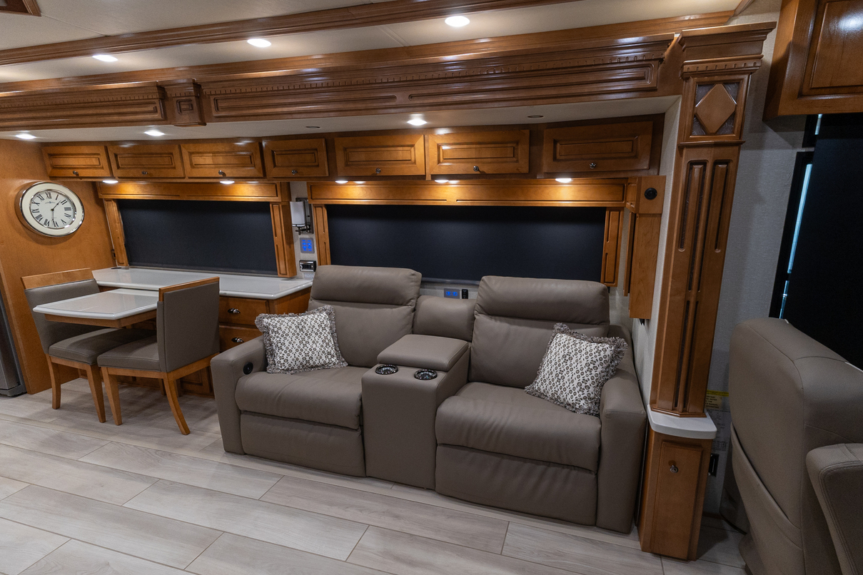 2021 Newmar Dutch Star 4369 gallery image-15