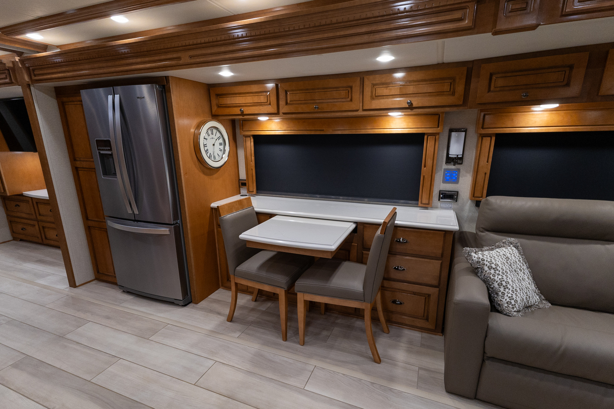 2021 Newmar Dutch Star 4369 gallery image-16