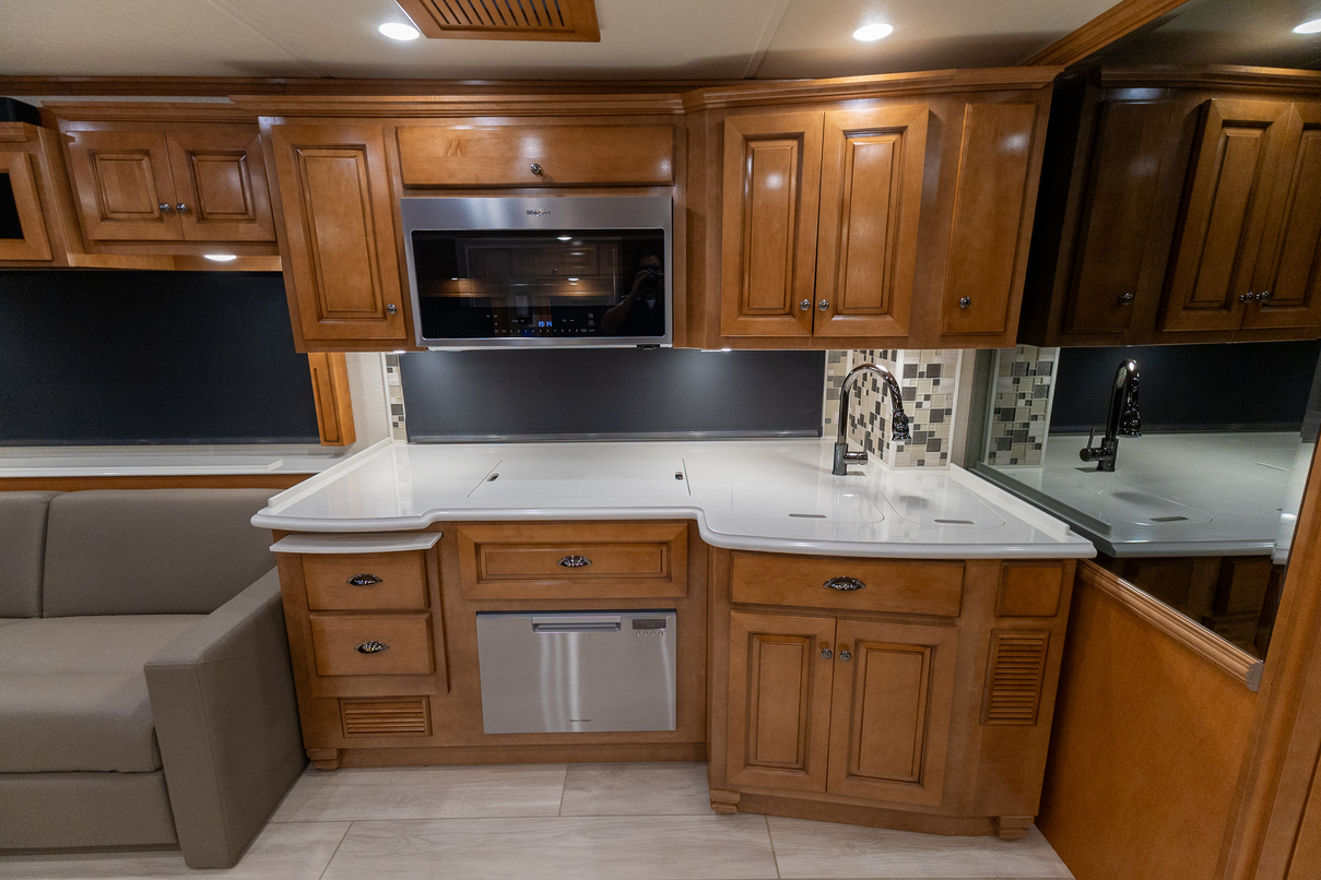 2021 Newmar Dutch Star 4369 gallery image-19
