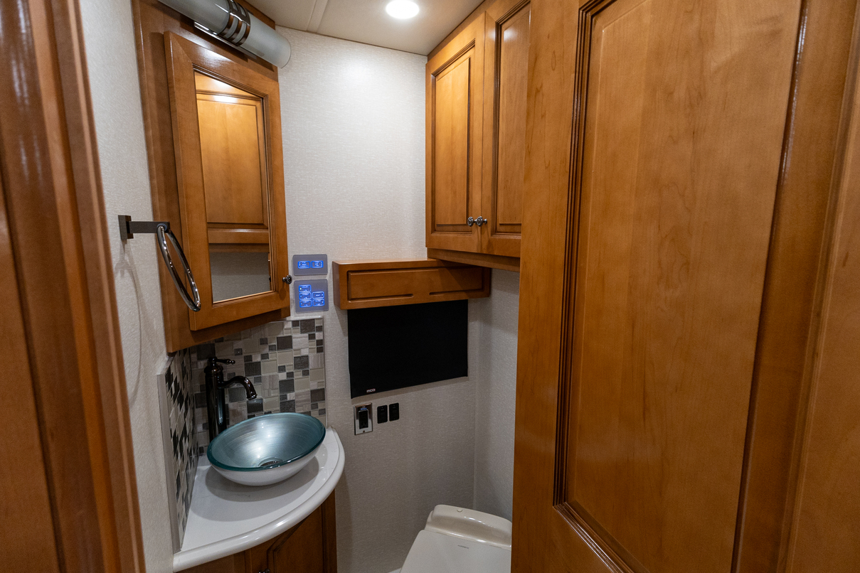 2021 Newmar Dutch Star 4369 gallery image-22