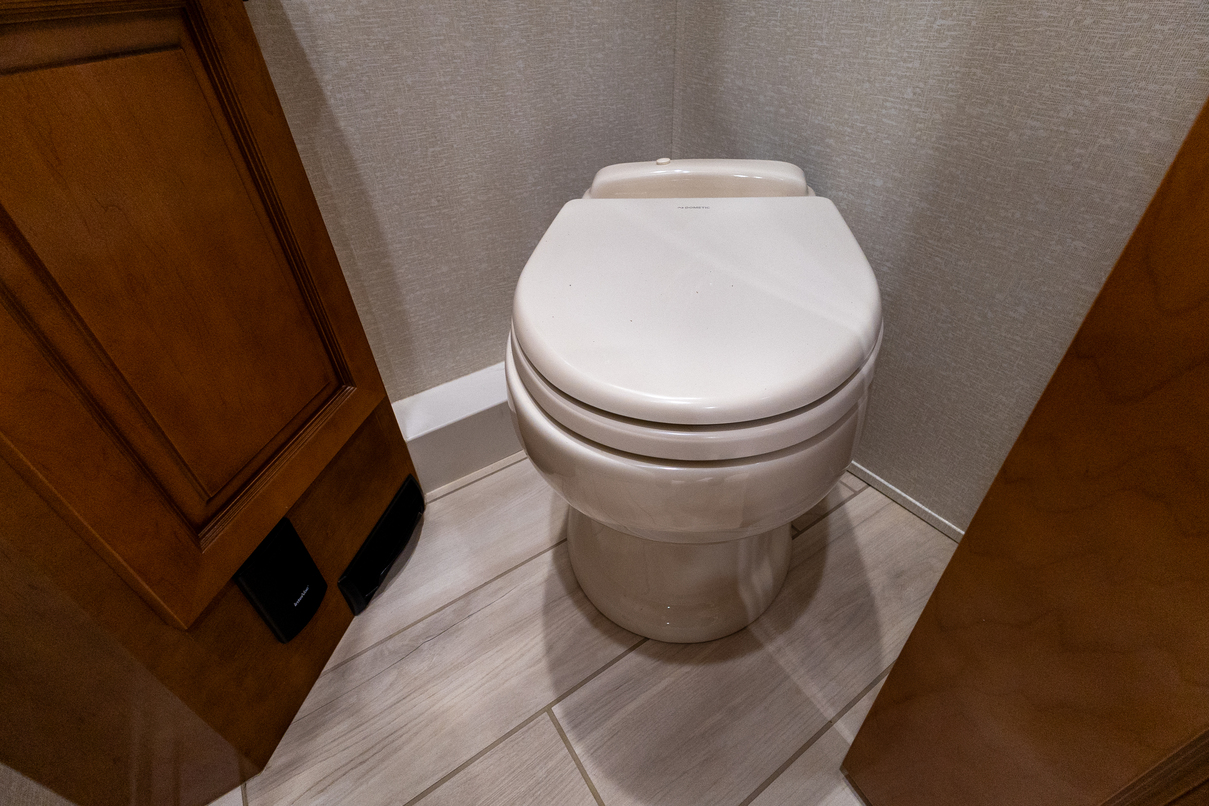 2021 Newmar Dutch Star 4369 gallery image-23