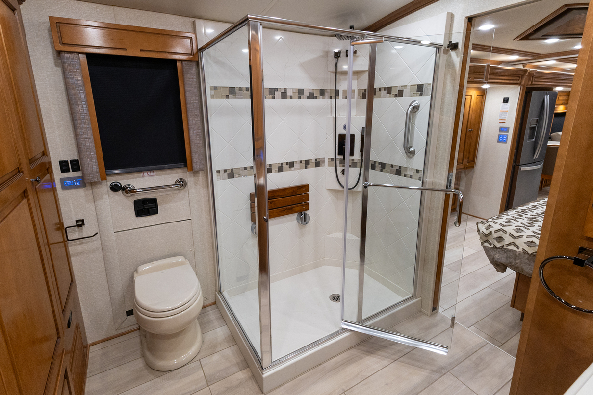2021 Newmar Dutch Star 4369 gallery image-29