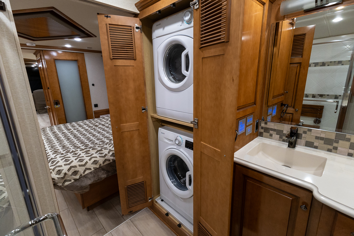 2021 Newmar Dutch Star 4369 gallery image-31