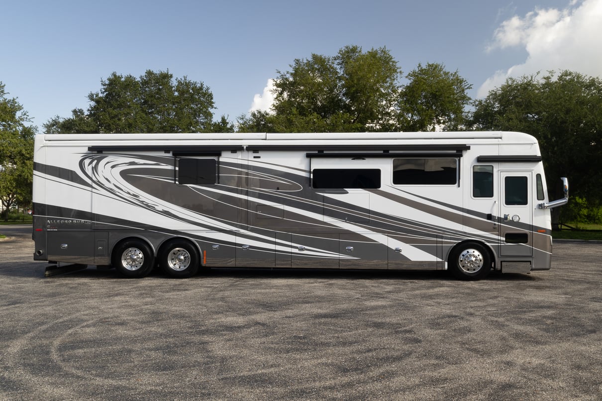 2023 Tiffin Allegro Bus 45 OPP gallery image-3