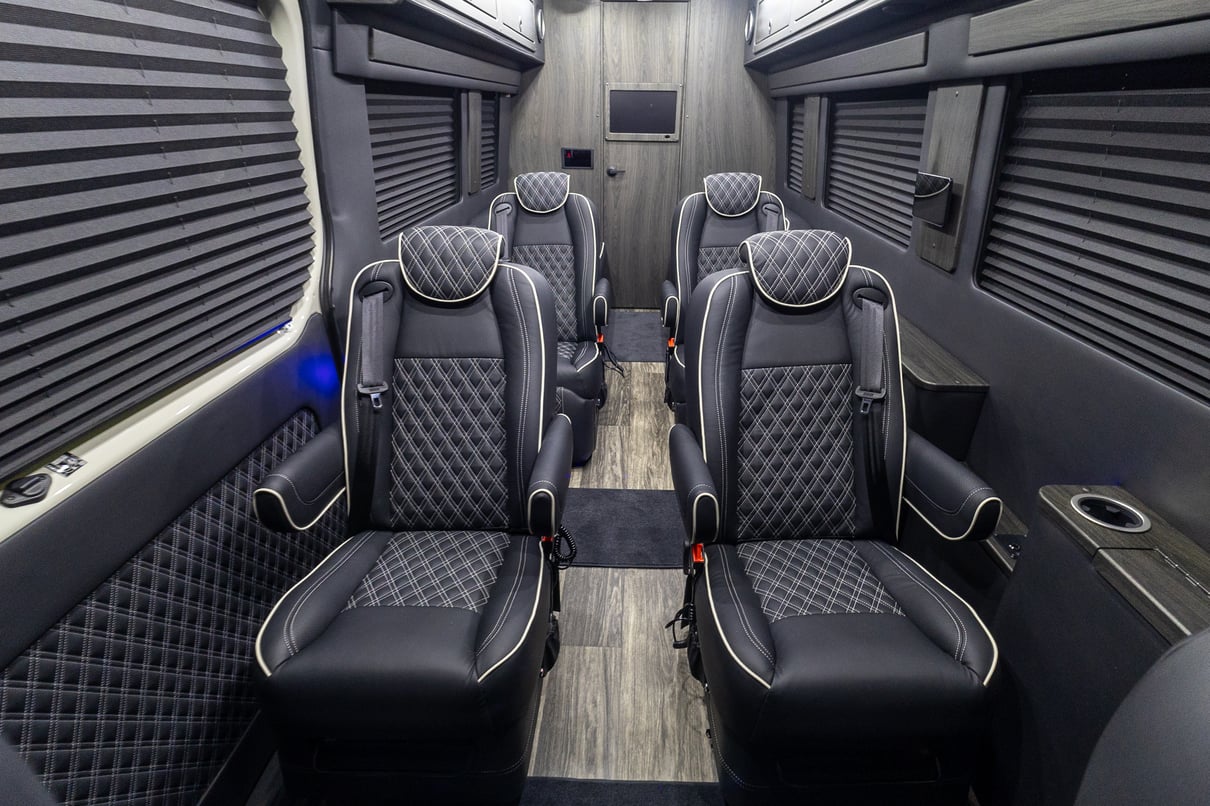 2027 OGV Luxury Coach V-Cruise 10OB gallery image-15