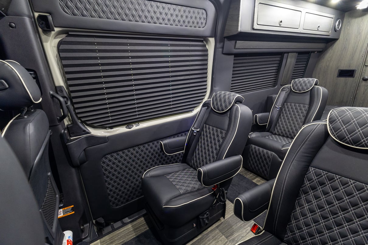 2027 OGV Luxury Coach V-Cruise 10OB gallery image-16