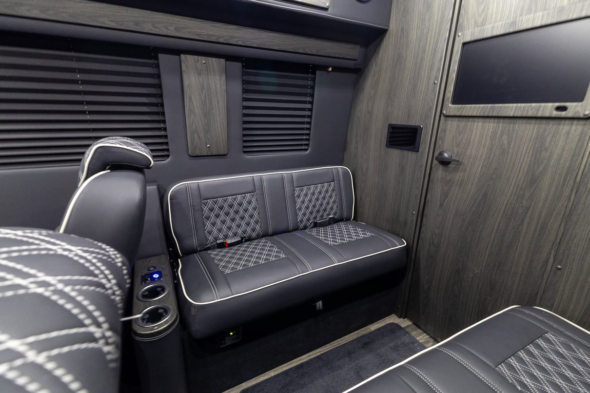 2027 OGV Luxury Coach V-Cruise 10OB gallery image-18