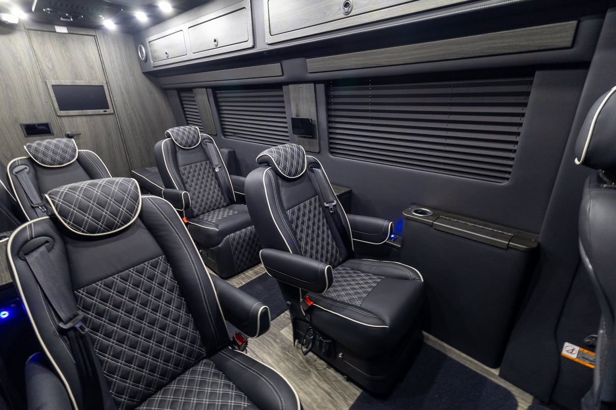 2027 OGV Luxury Coach V-Cruise 10OB gallery image-19