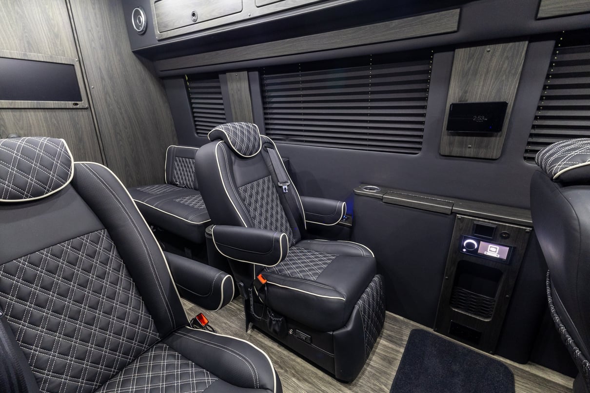 2027 OGV Luxury Coach V-Cruise 10OB gallery image-20