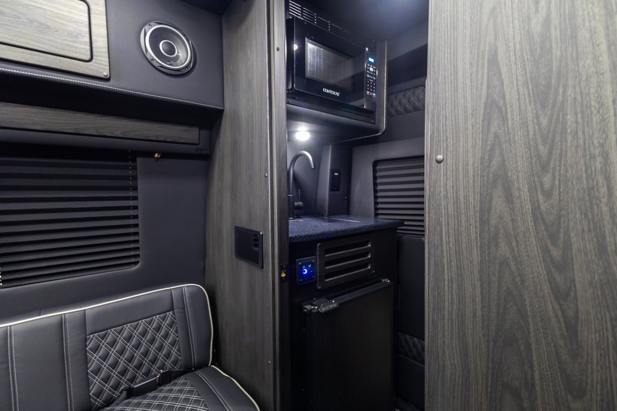 2027 OGV Luxury Coach V-Cruise 10OB gallery image-24