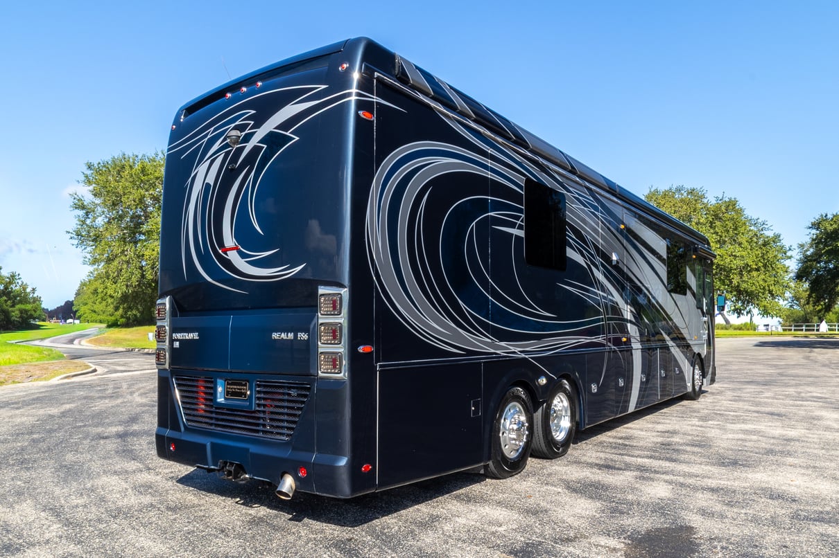 2020 Foretravel Realm FS605 LVMS gallery image-5
