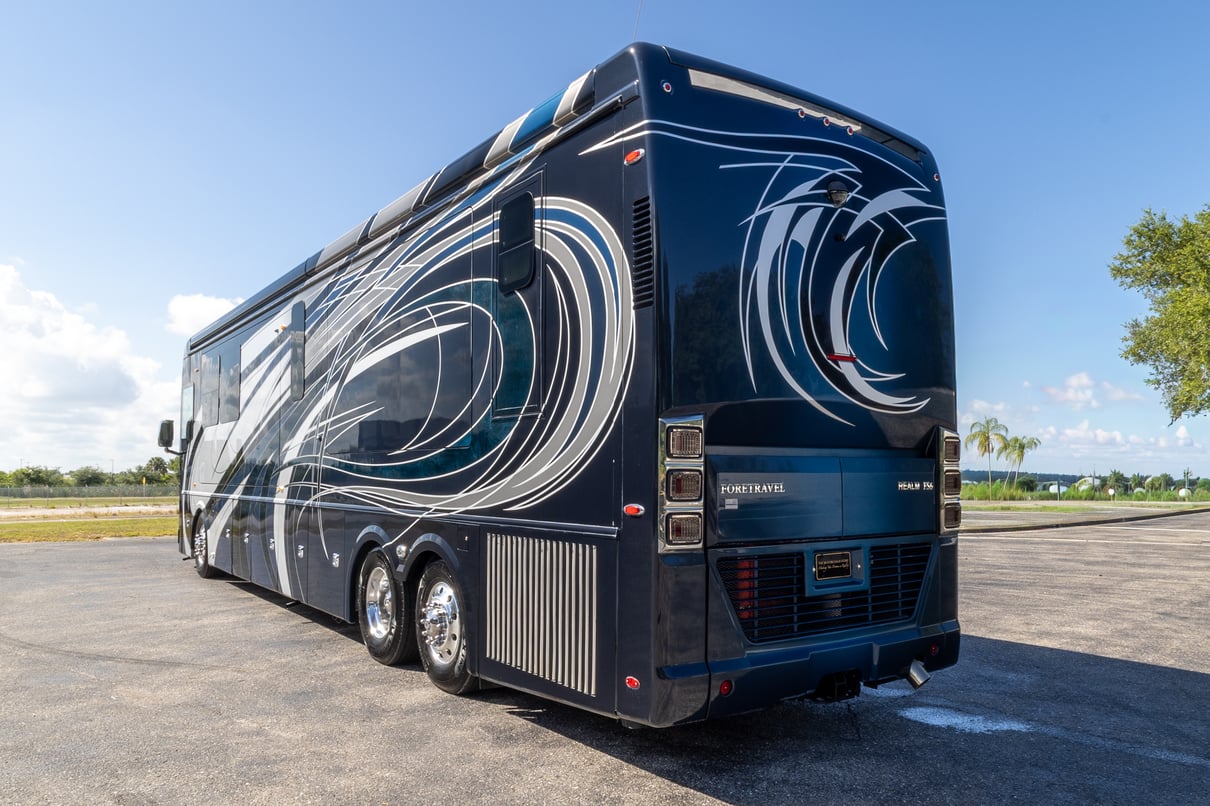 2020 Foretravel Realm FS605 LVMS gallery image-7