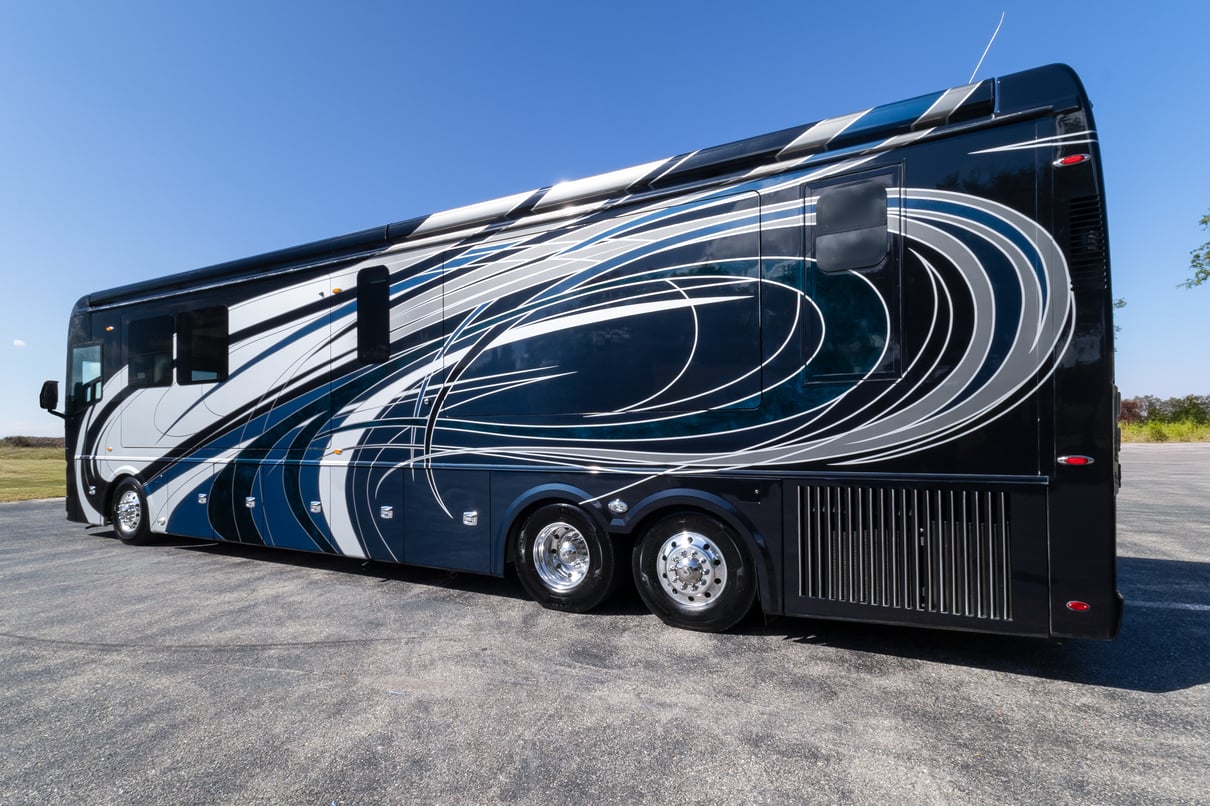 2020 Foretravel Realm FS605 LVMS gallery image-8