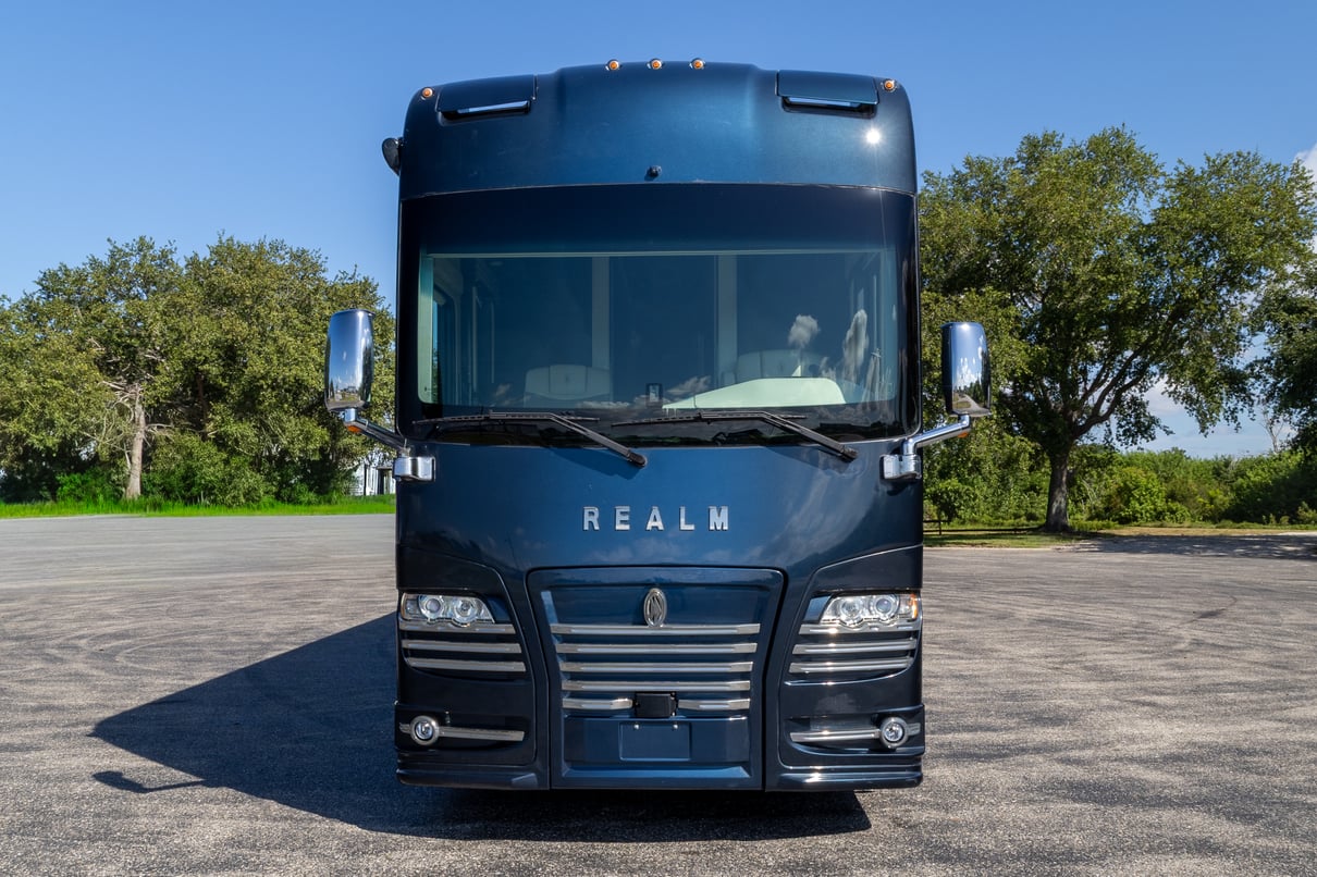 2020 Foretravel Realm FS605 LVMS gallery image-12
