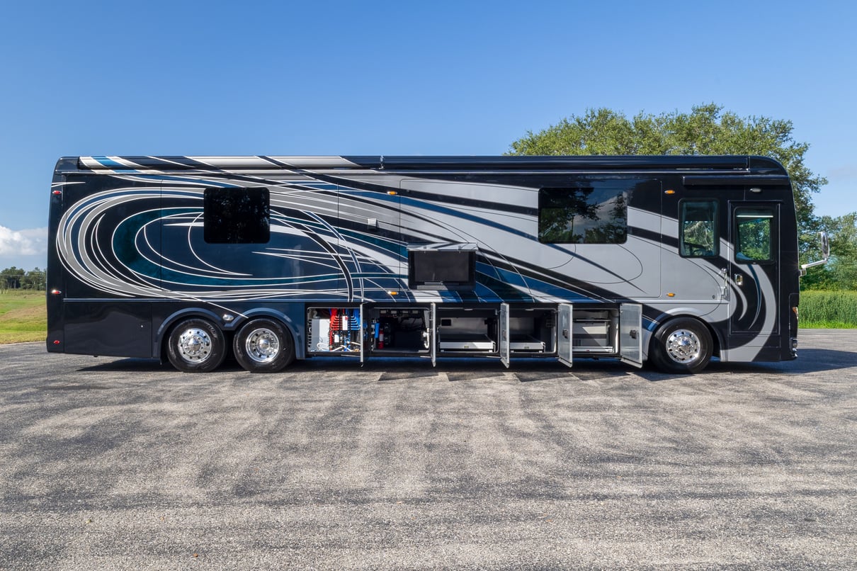 2020 Foretravel Realm FS605 LVMS gallery image-34