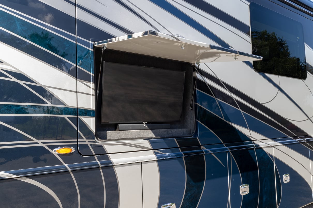 2020 Foretravel Realm FS605 LVMS gallery image-42