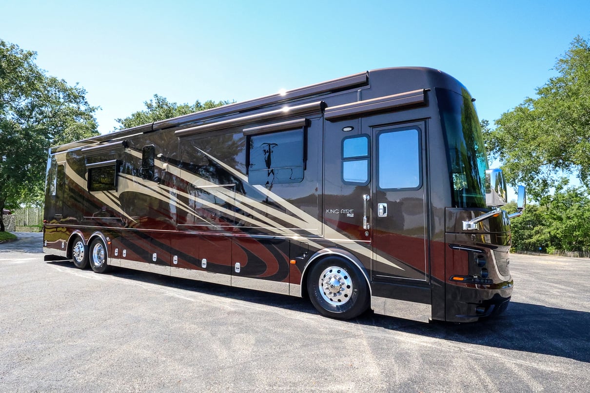 2017 Newmar King Aire 4584 gallery image-2