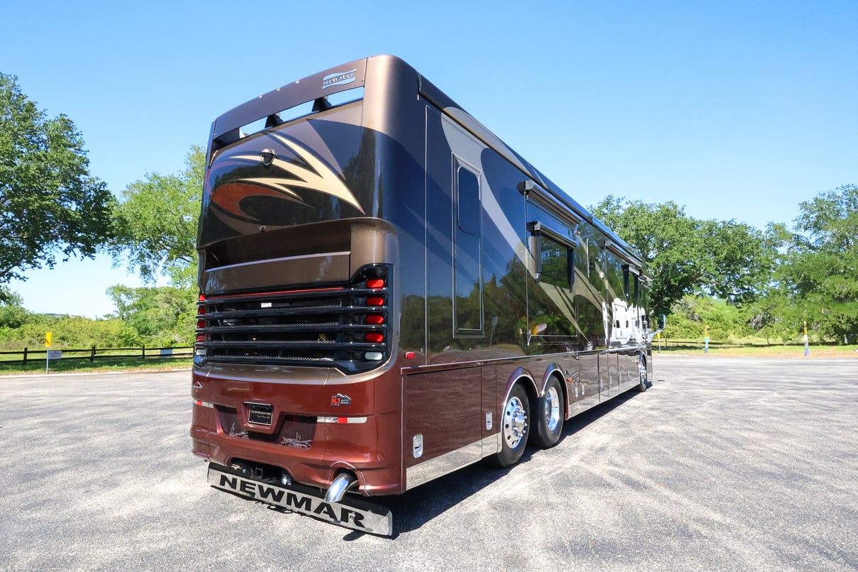 2017 Newmar King Aire 4584 gallery image-5