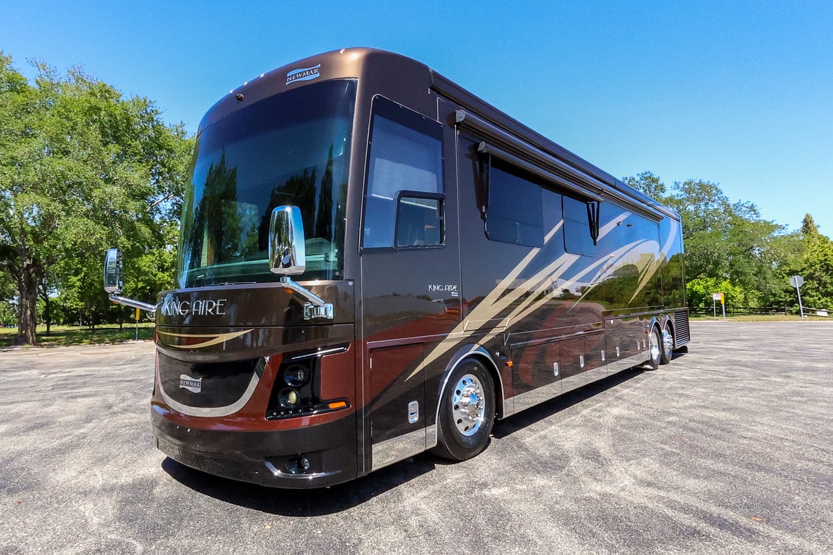 2017 Newmar King Aire 4584 gallery image-11