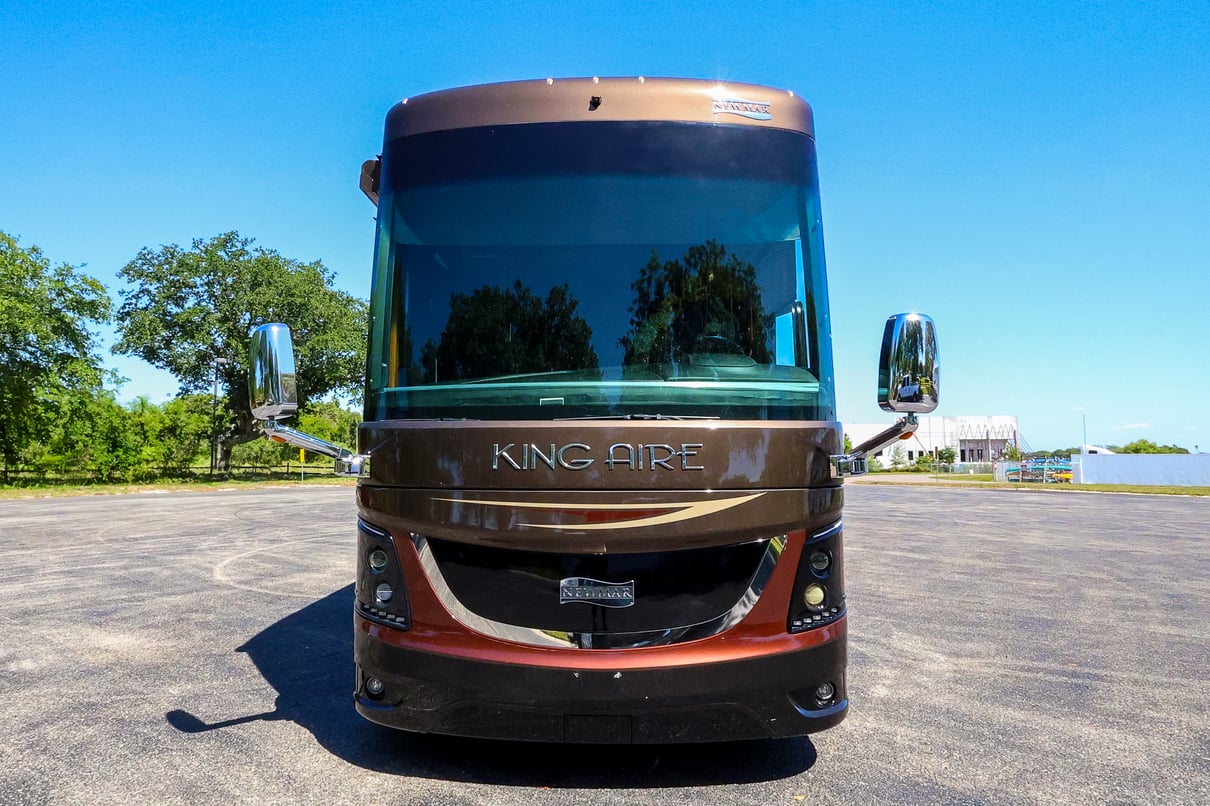 2017 Newmar King Aire 4584 gallery image-12