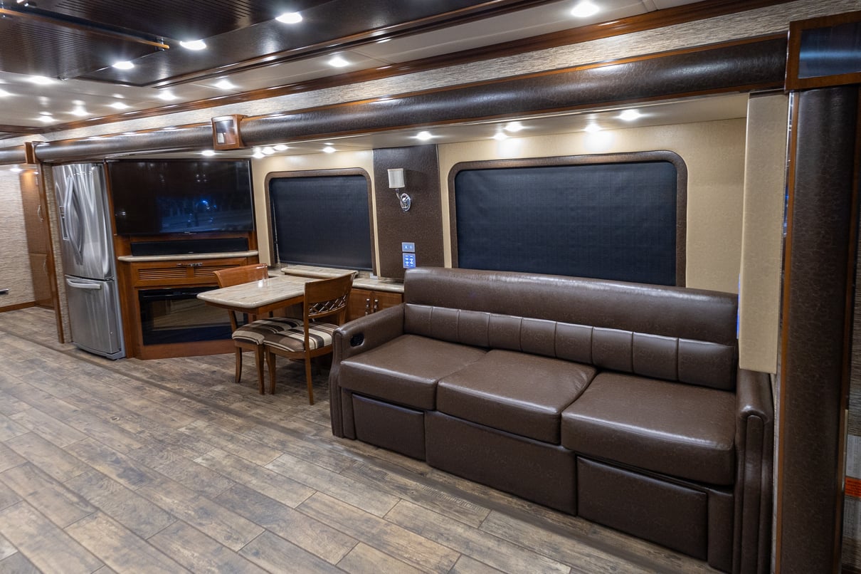 2017 Newmar King Aire 4584 gallery image-15