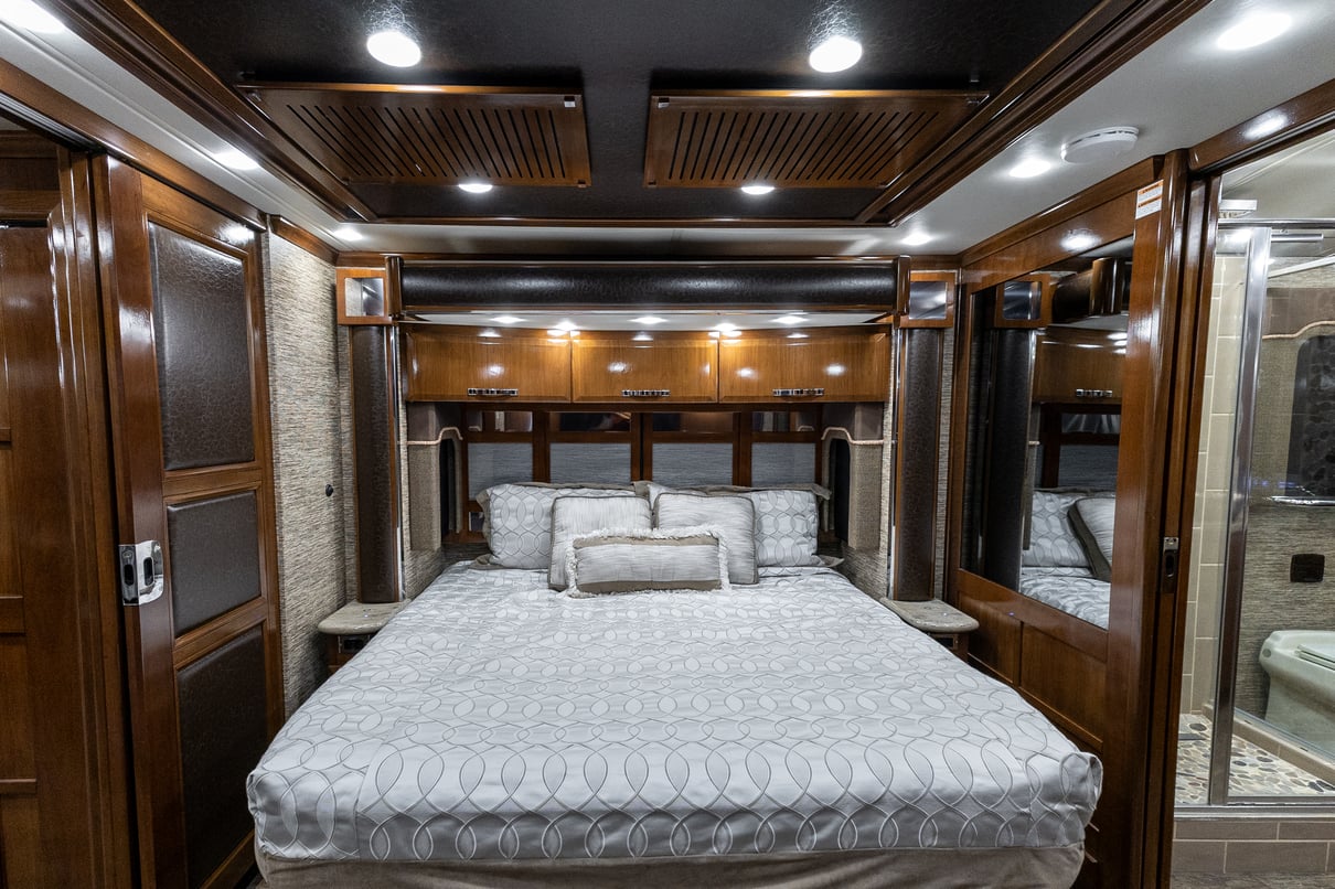 2017 Newmar King Aire 4584 gallery image-25