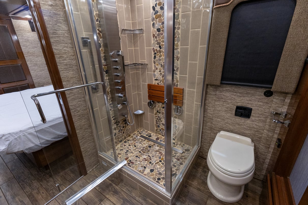 2017 Newmar King Aire 4584 gallery image-30
