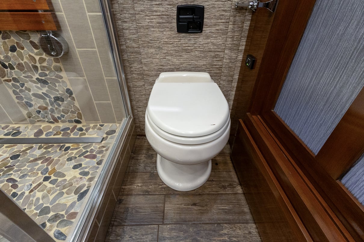 2017 Newmar King Aire 4584 gallery image-31