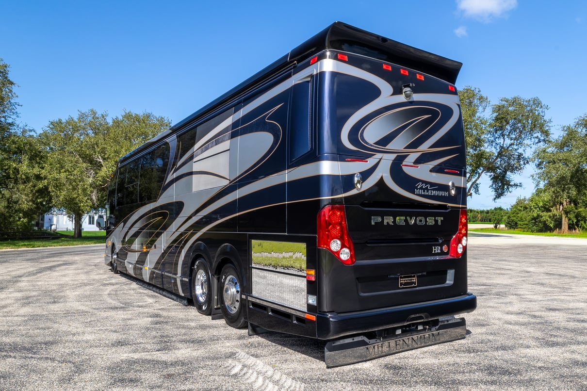 2018 Prevost Millennium H3 45 gallery image-7