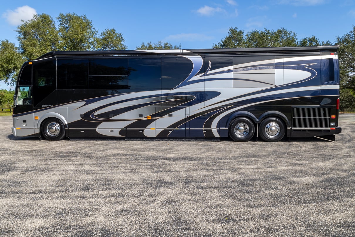 2018 Prevost Millennium H3 45 gallery image-9