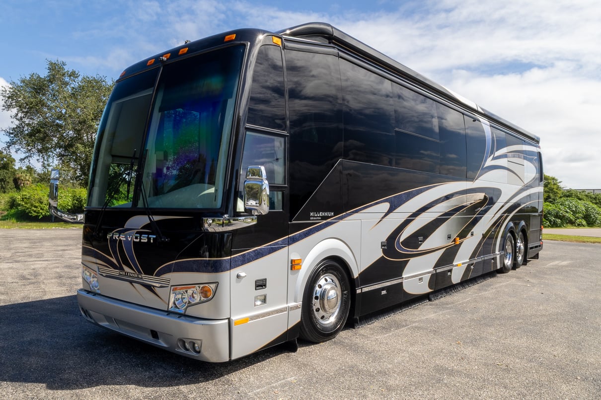 2018 Prevost Millennium H3 45 gallery image-11