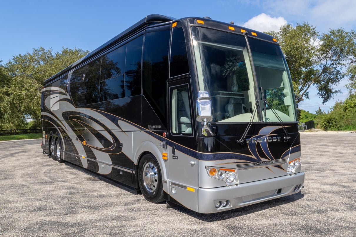 2018 Prevost Millennium H3 45 gallery image-13