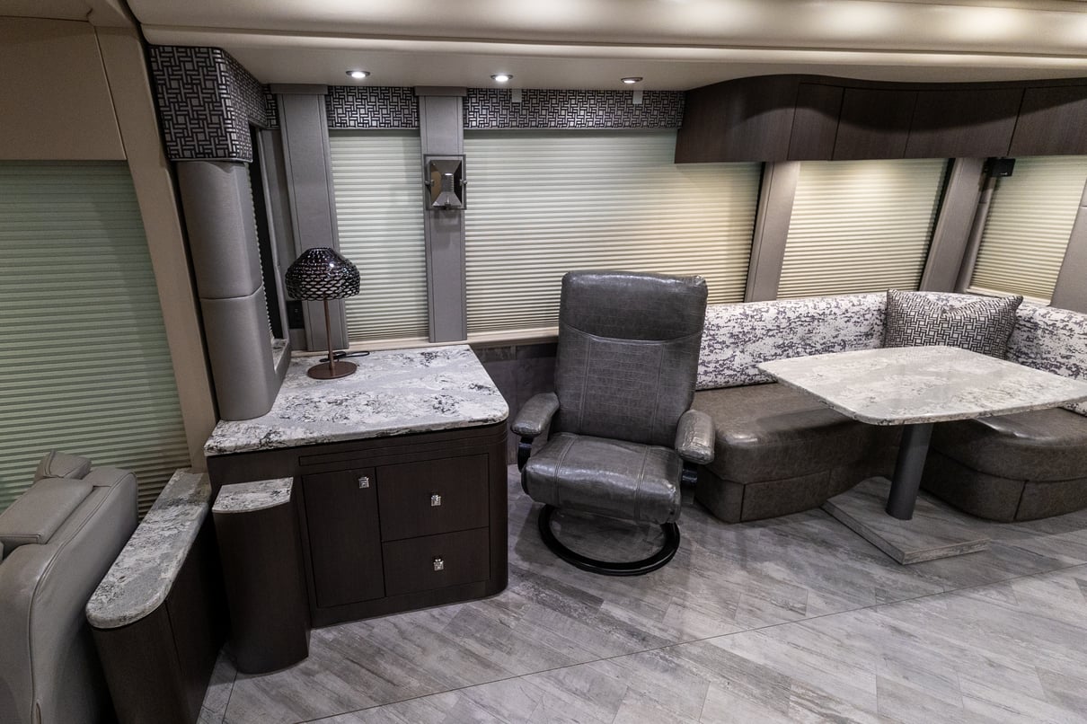 2018 Prevost Millennium H3 45 gallery image-16