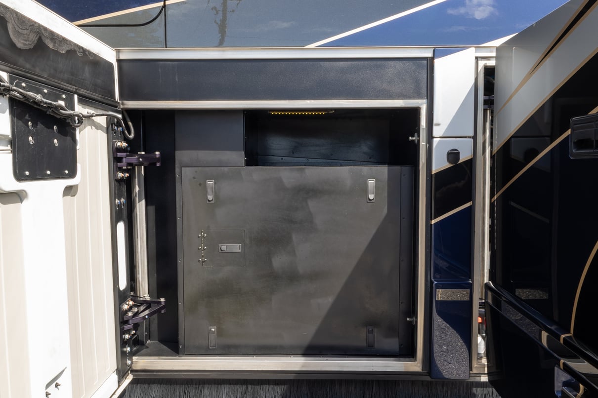 2018 Prevost Millennium H3 45 gallery image-48