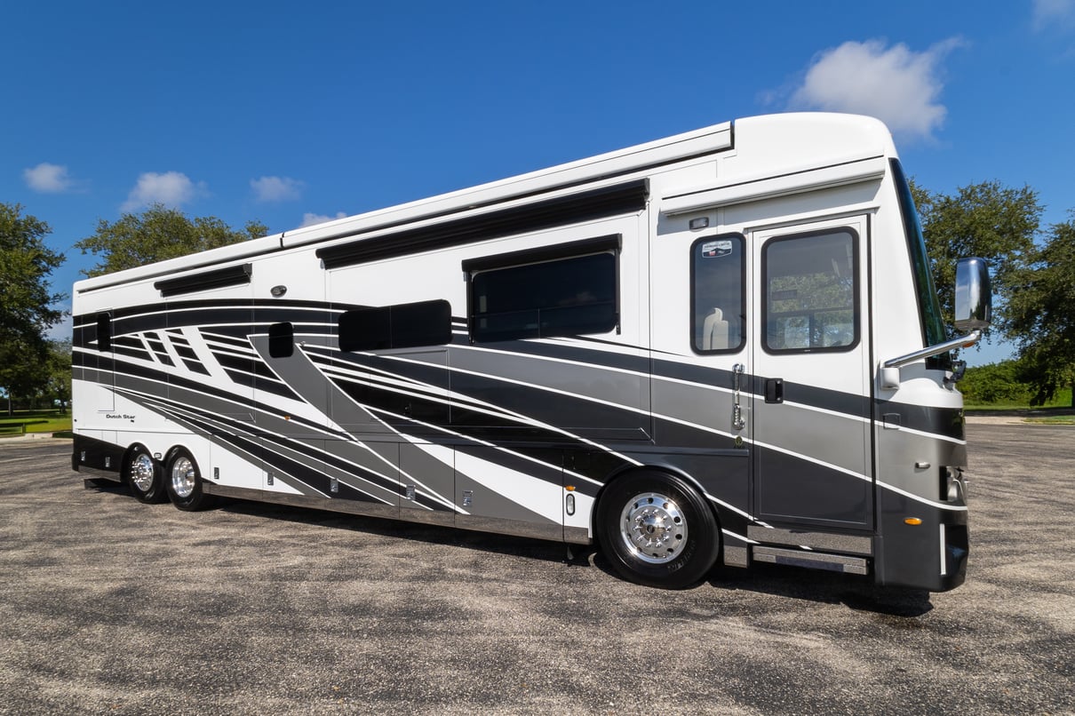 2024 Newmar Dutch Star 4369 gallery image-2