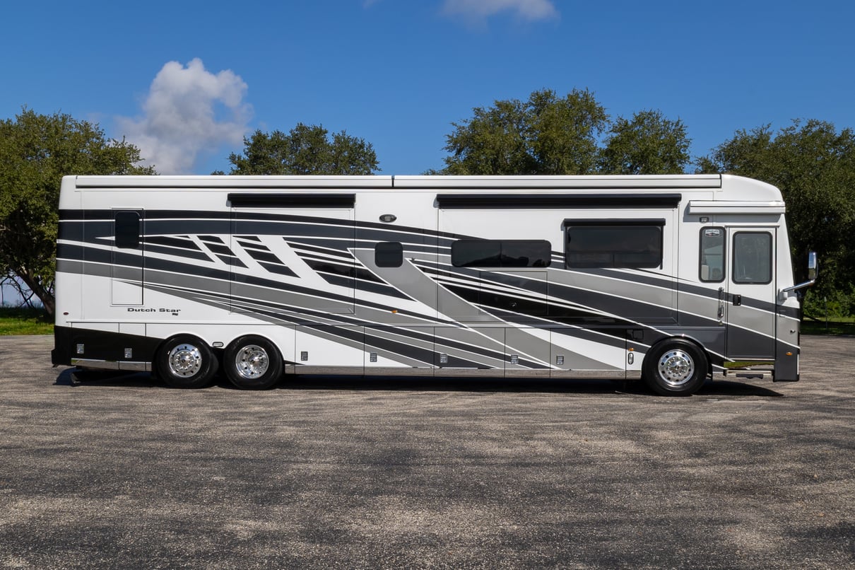 2024 Newmar Dutch Star 4369 gallery image-3
