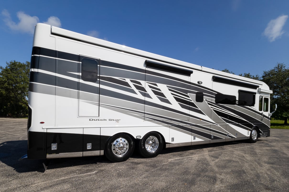 2024 Newmar Dutch Star 4369 gallery image-4