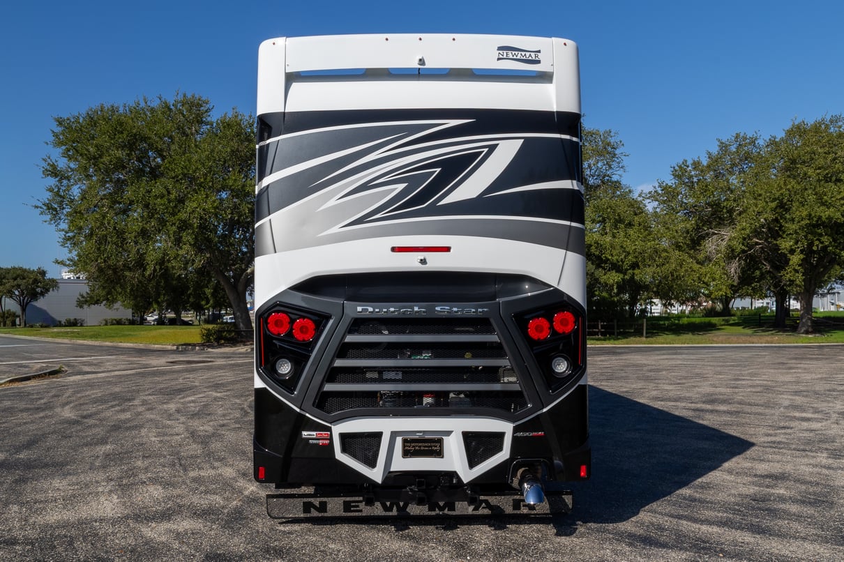 2024 Newmar Dutch Star 4369 gallery image-6