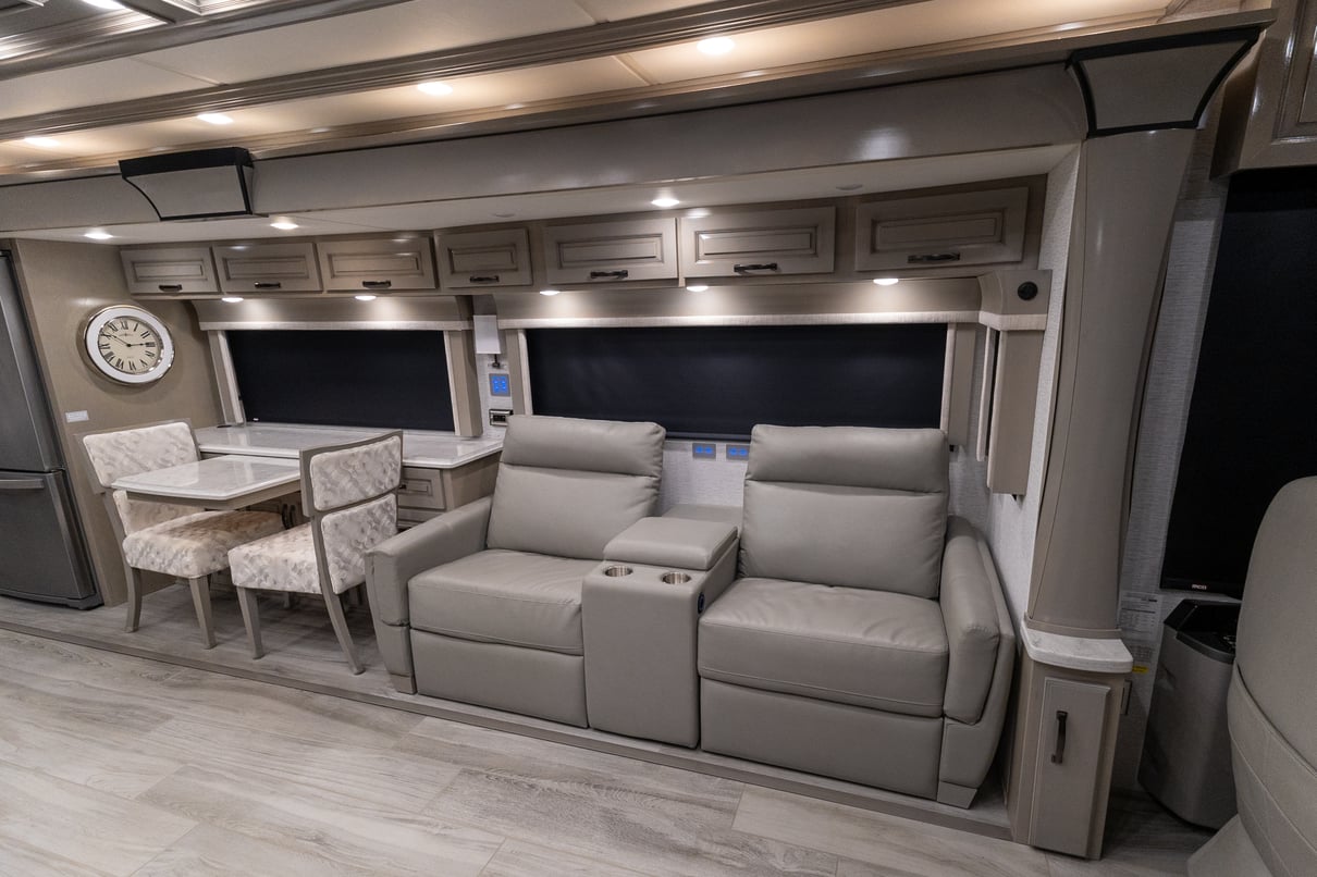 2024 Newmar Dutch Star 4369 gallery image-15